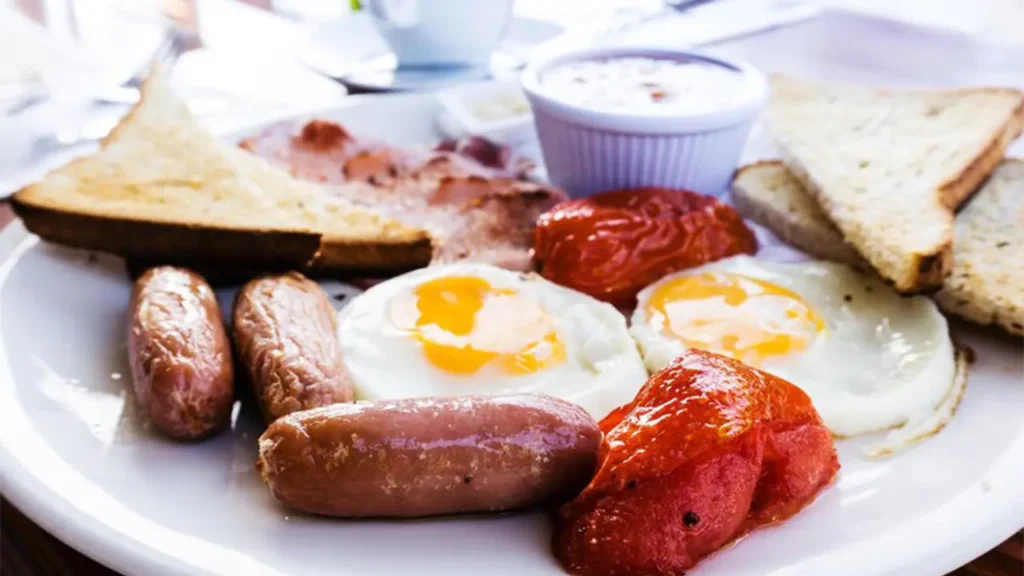 املت با سوسیس فرانکفورتر